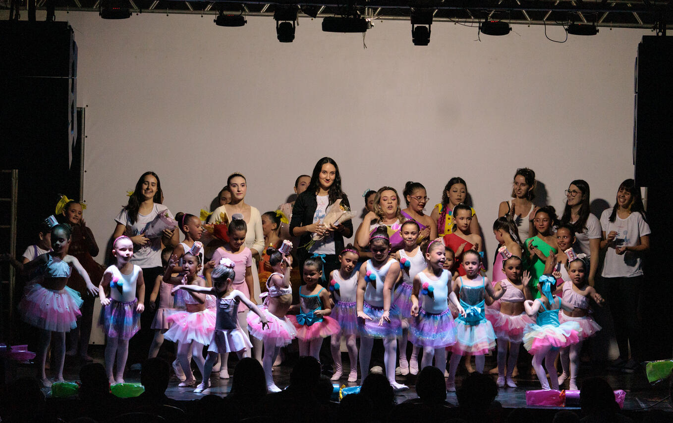 MOMENTOS Cia de Dança